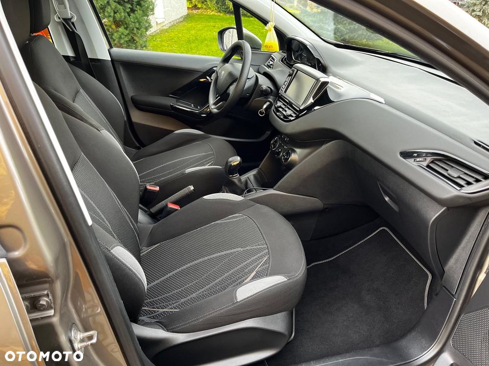 Peugeot 208 95 VTI Allure - 6