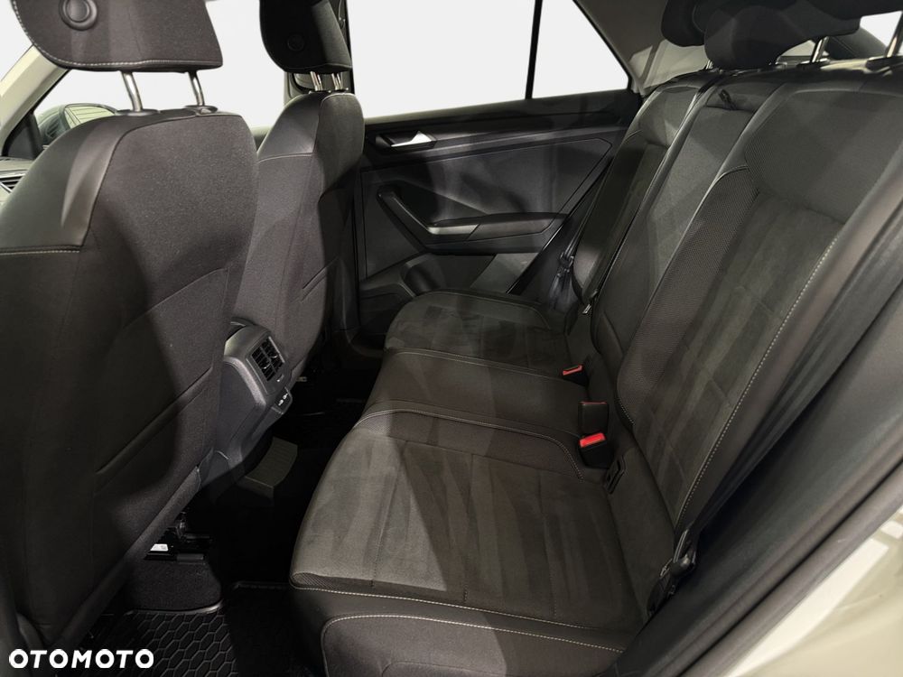 Volkswagen T-Roc - 14