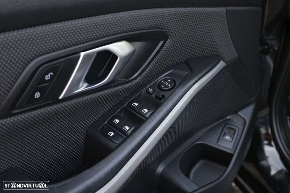 BMW 318 d Auto - 36