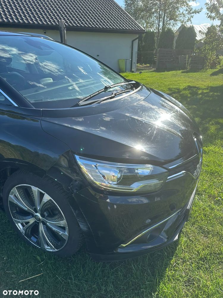 Renault Grand Scenic - 10