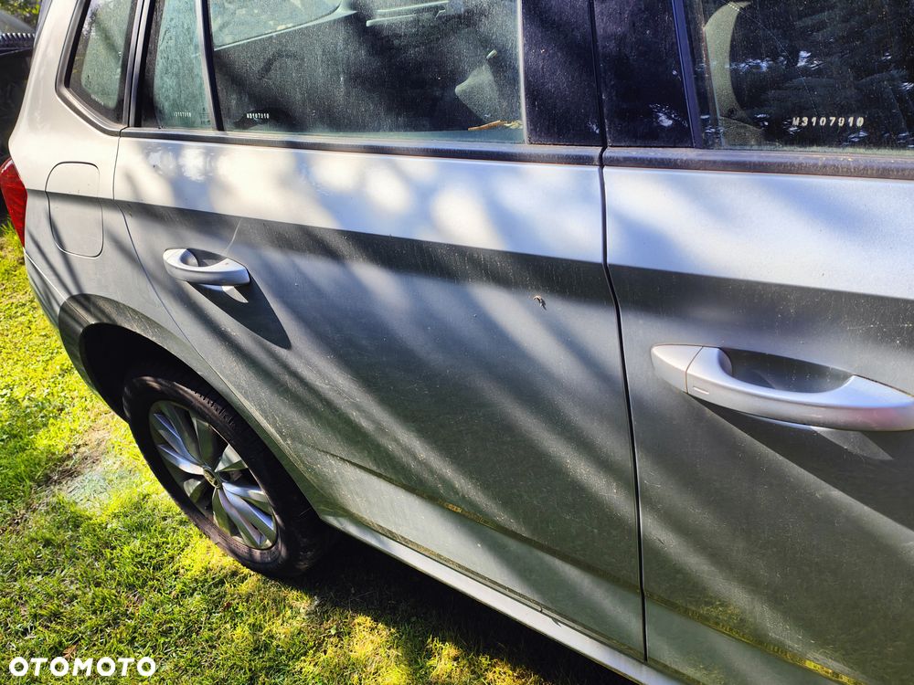 Drzwi prawy przód  Śkoda Kamiq srebrne demontaż kompletne - 3