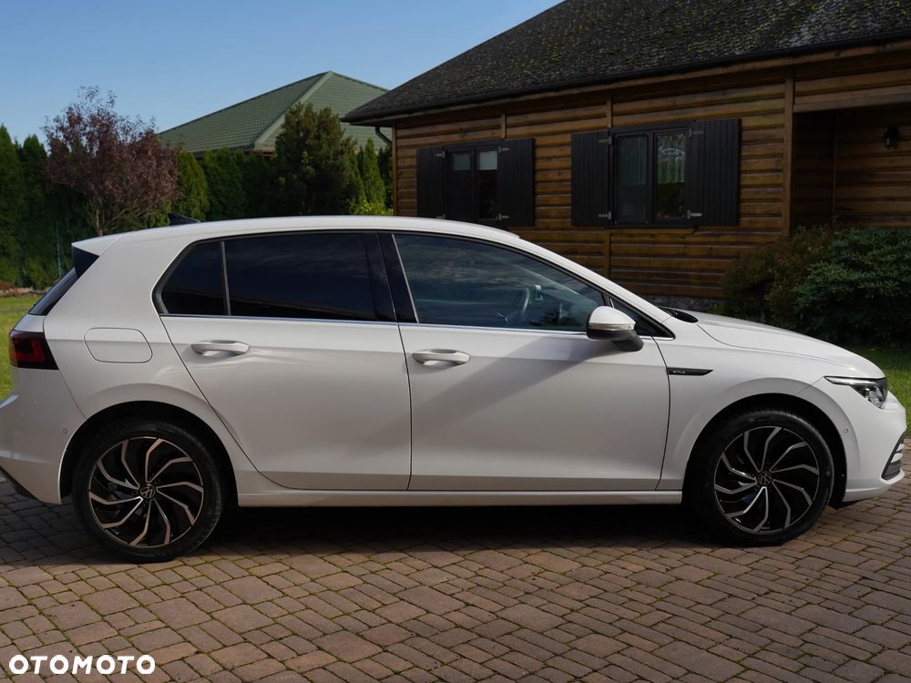 Volkswagen Golf 1.5 eTSI Style DSG - 5