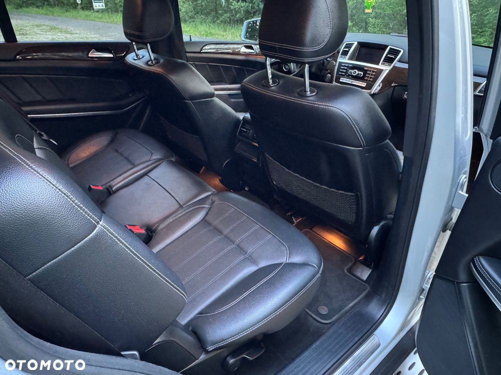 Mercedes-Benz GL - 13