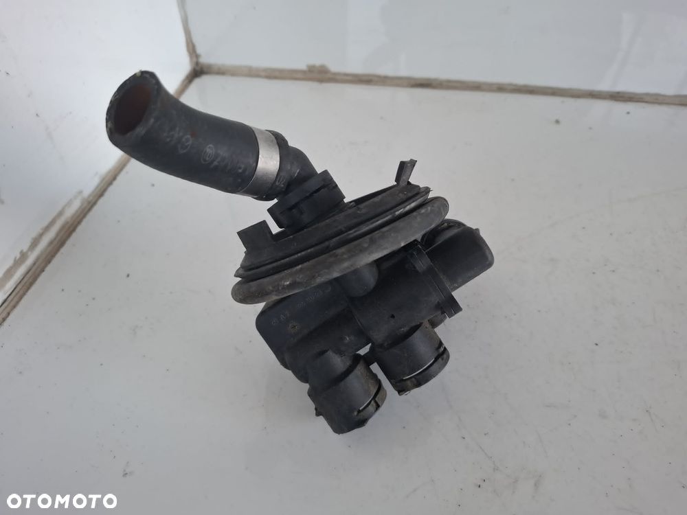 ZAWÓR NAGRZEWNICY WODY OGRZEWANIA MERCEDES W211 a2118320084 - 1