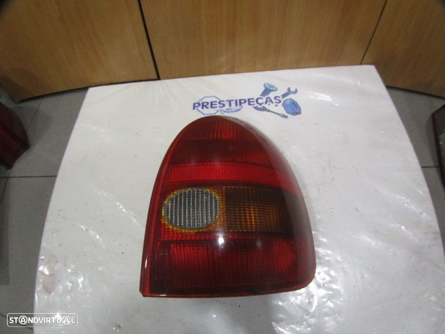 Farol Tras Stop3249 OPEL CORSA B 1999 1.0I 54CV 3P VERMELHO DRT YORCA - 1