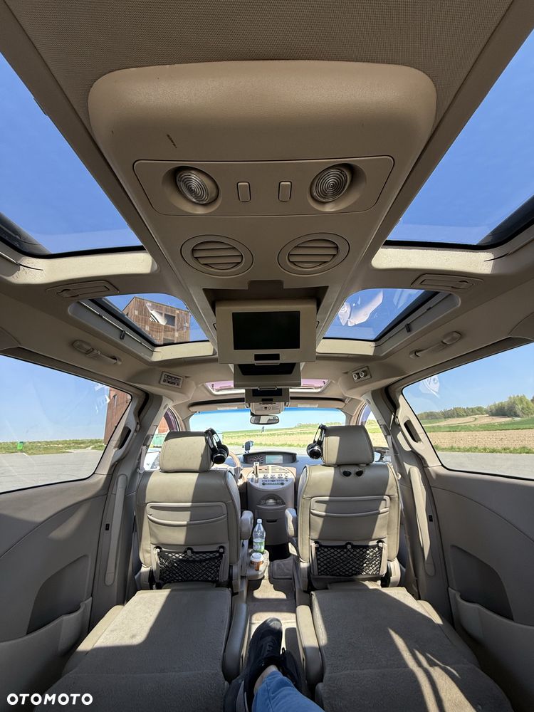 Nissan Quest - 4