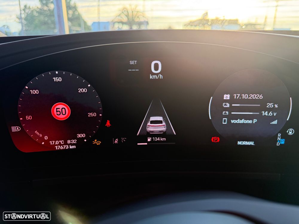Porsche Macan Electric - 24