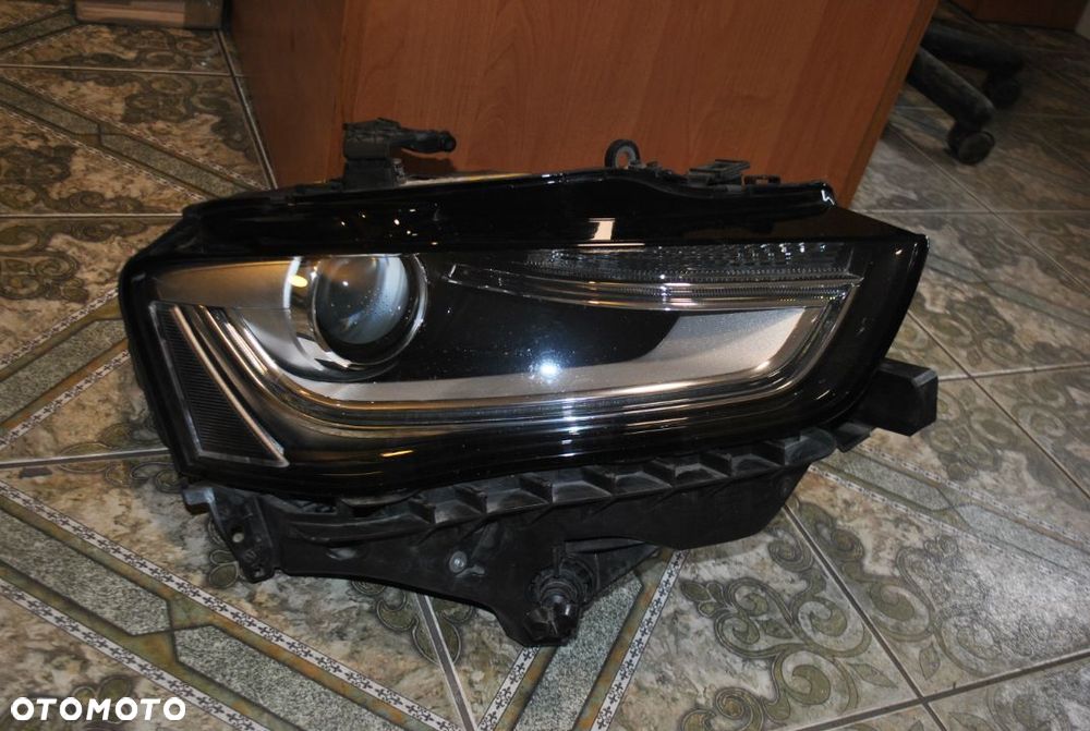 Lampa prawy przód Audi A4 B8 lift EU - 1