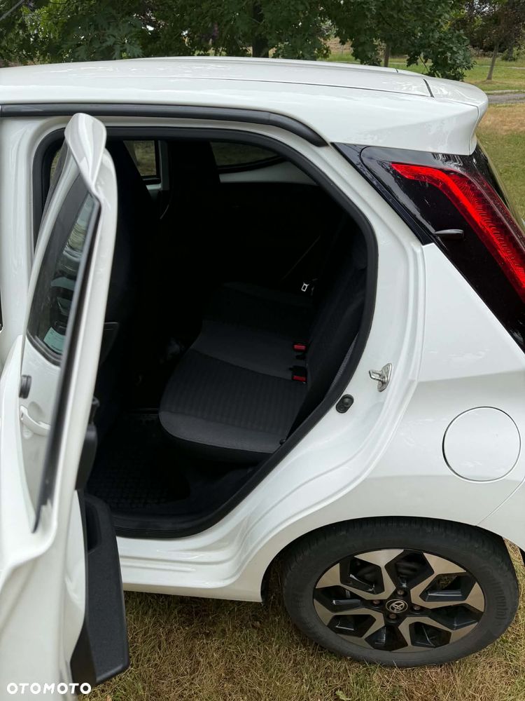 Toyota Aygo 1.0 VVT-i Color Edition - 2