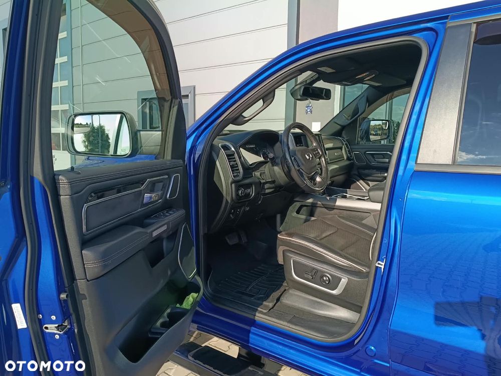 RAM 1500 Crew Cab Laramie - 11
