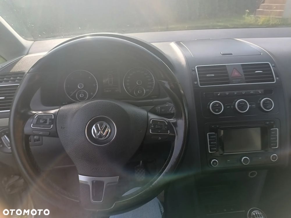 Volkswagen Touran 2013 photo 5