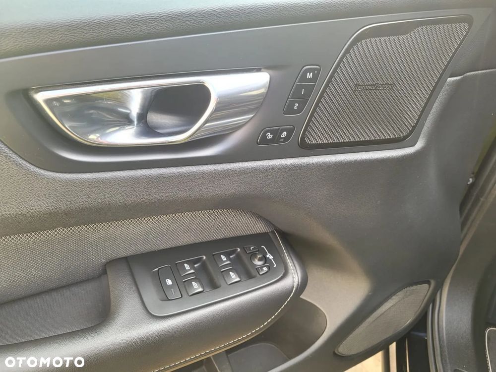 Volvo XC 60 T6 AWD Recharge Geartronic RDesign - 22