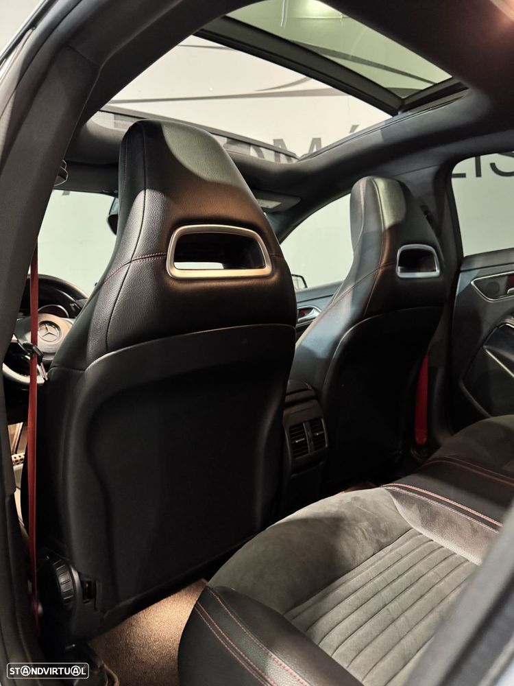 Mercedes-Benz CLA 45 AMG 4-Matic - 30