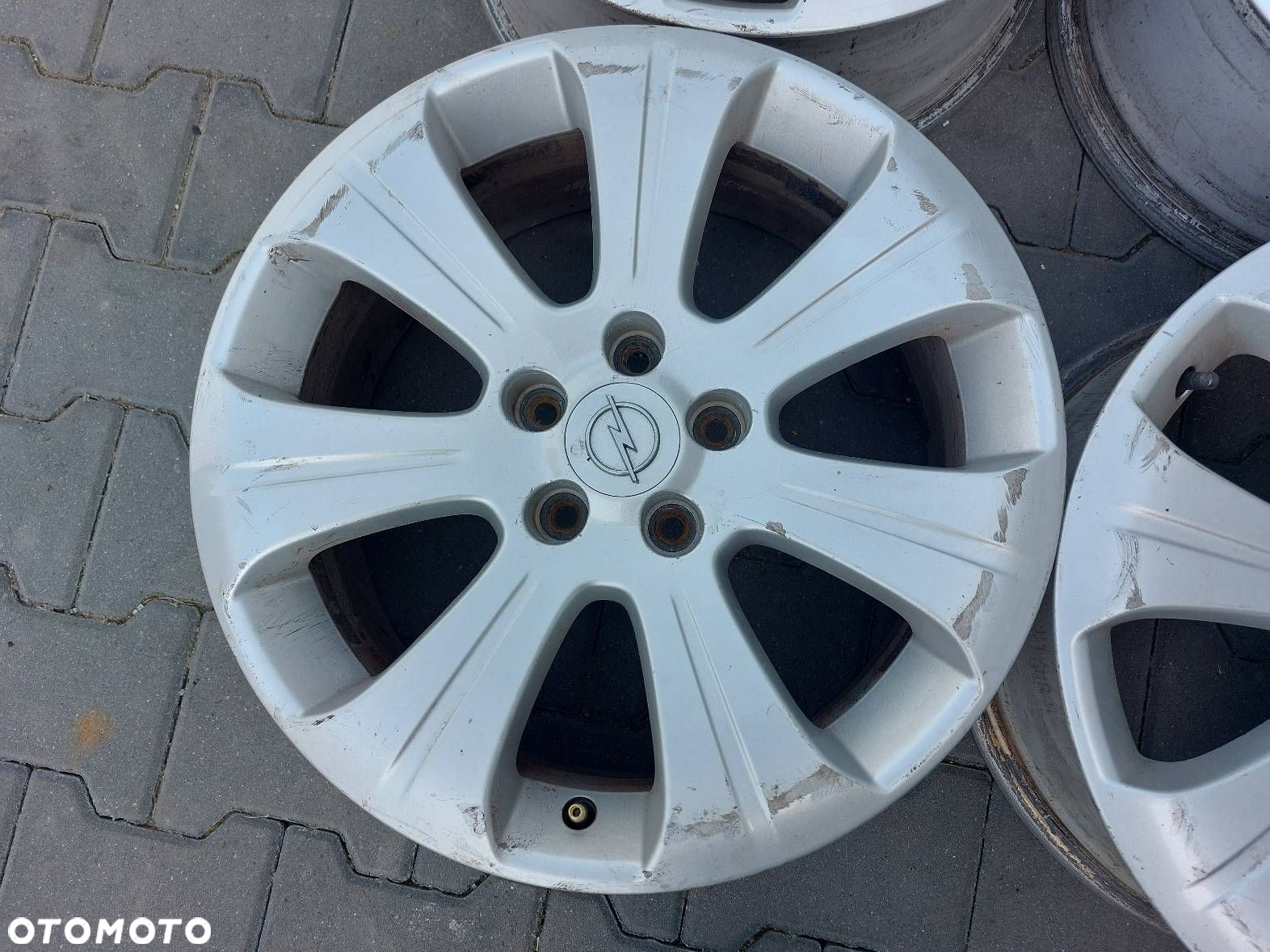 FELGA ALUMINIOWA 4 SZT 5X110 7JX17 ET39 FI 65.1 OPEL OMEGA B FL 13257341 - 2
