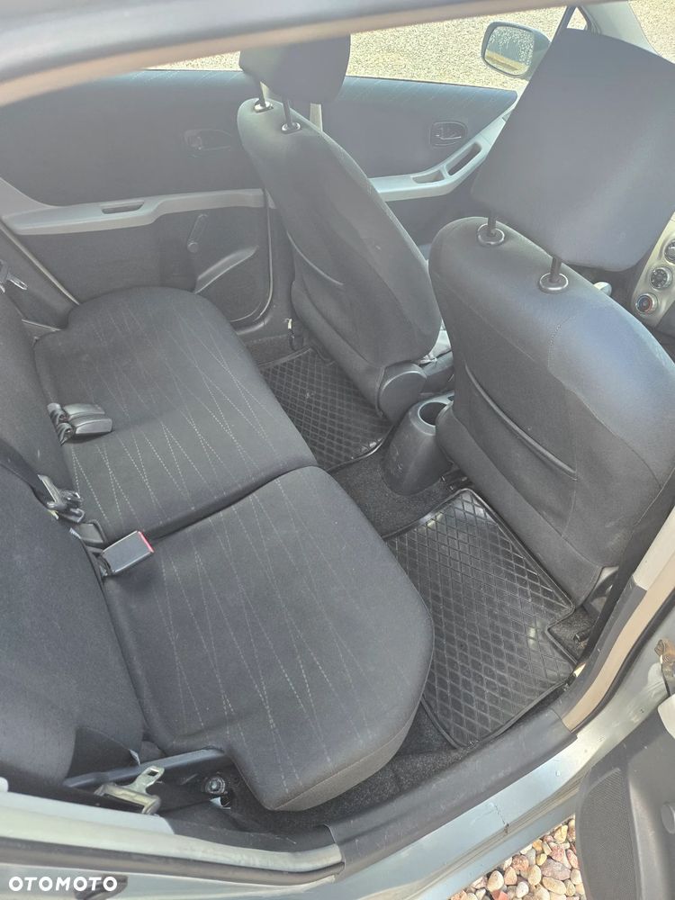 Toyota Yaris 1.3 Sol - 6