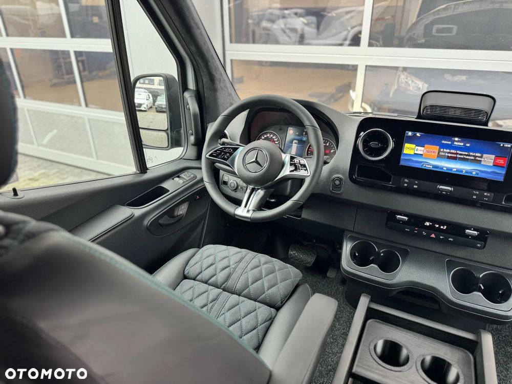 Mercedes-Benz Sprinter - 10