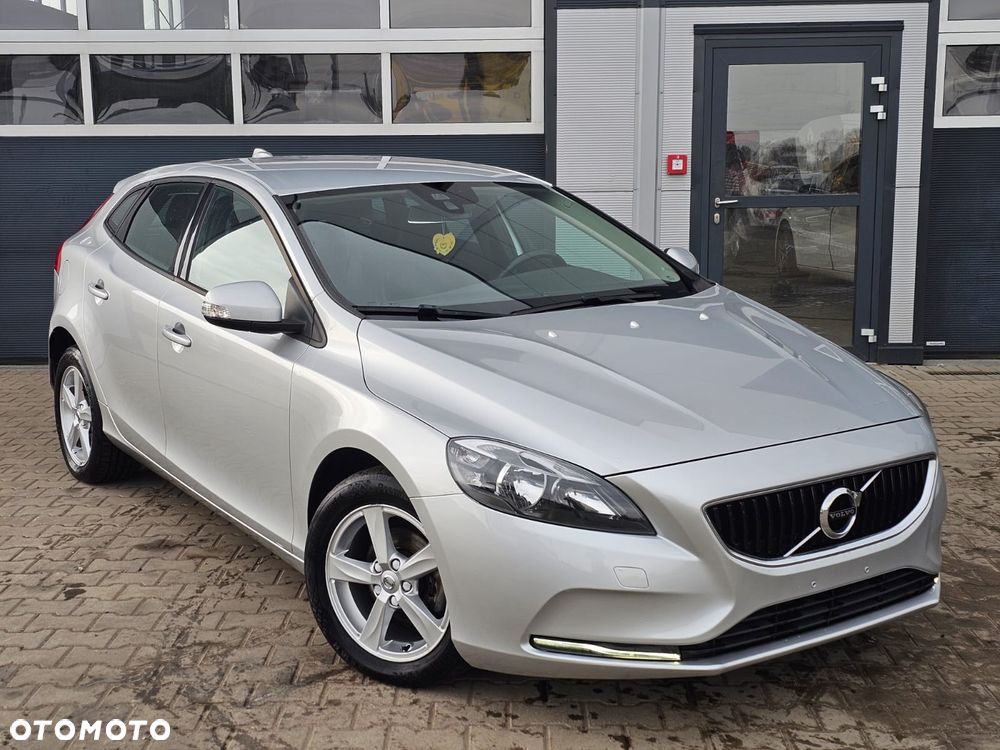 Volvo V40 D2 Momentum - 2