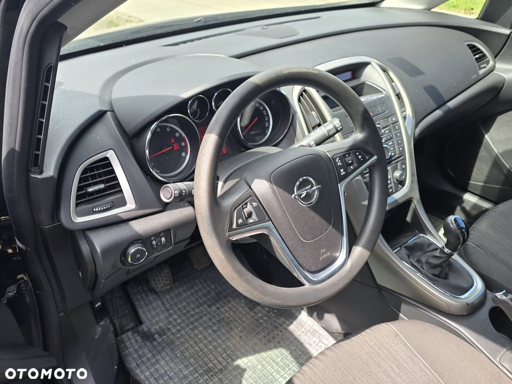 Opel Astra 1.4 150 Jahre - 14