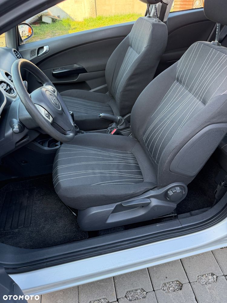 Opel Corsa 1.2 16V - 10