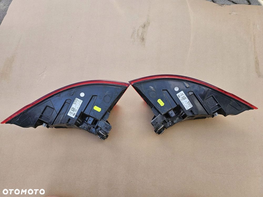 klapa tylna blenda lampa high audi q8 europa - 4