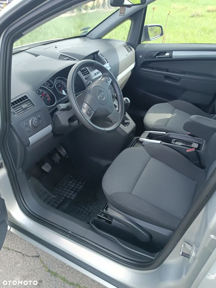 Opel Zafira 1.8 Sport - 8