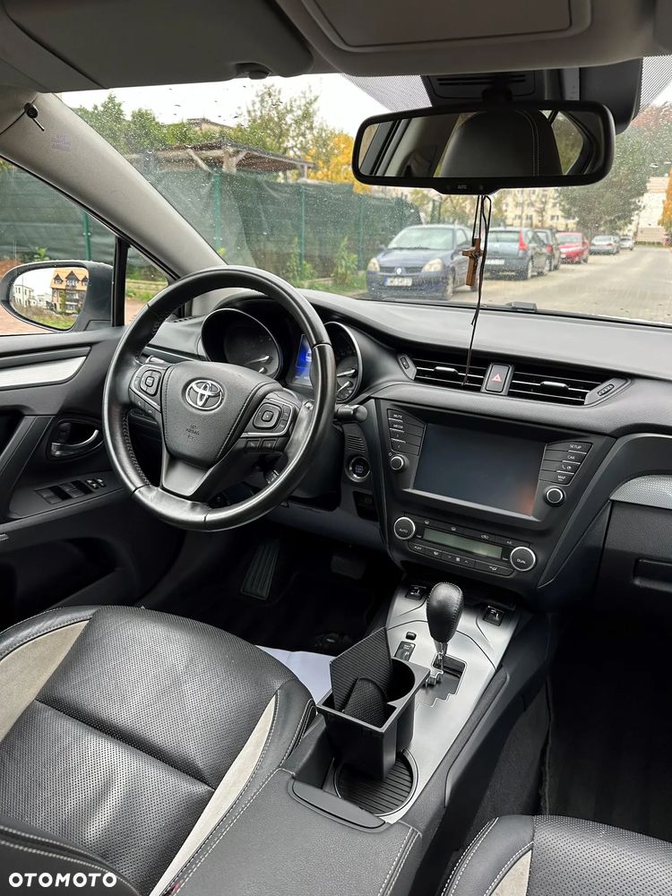 Toyota Avensis 1.8 Prestige MS - 6