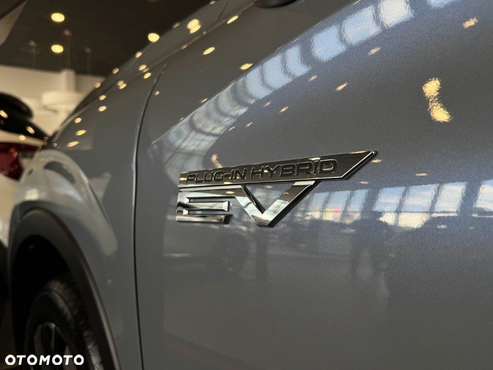 Mitsubishi Outlander - 25