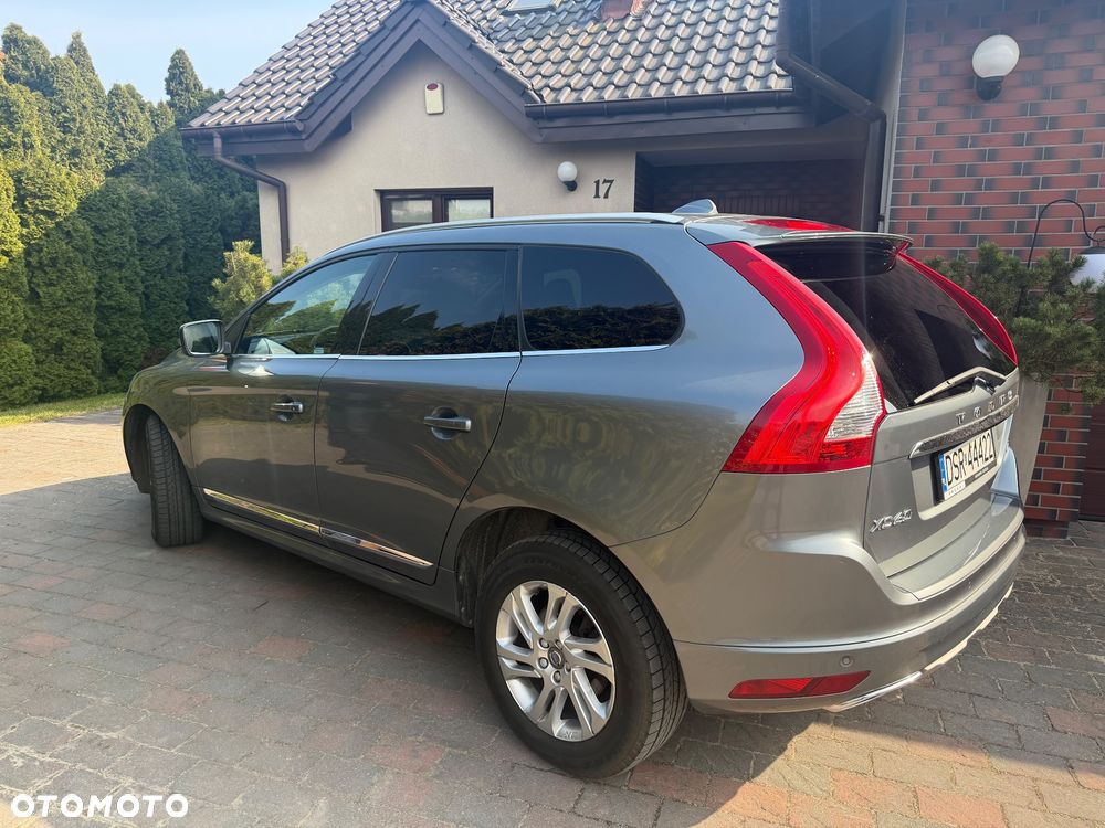 Volvo XC 60 D5 AWD Summum - 3