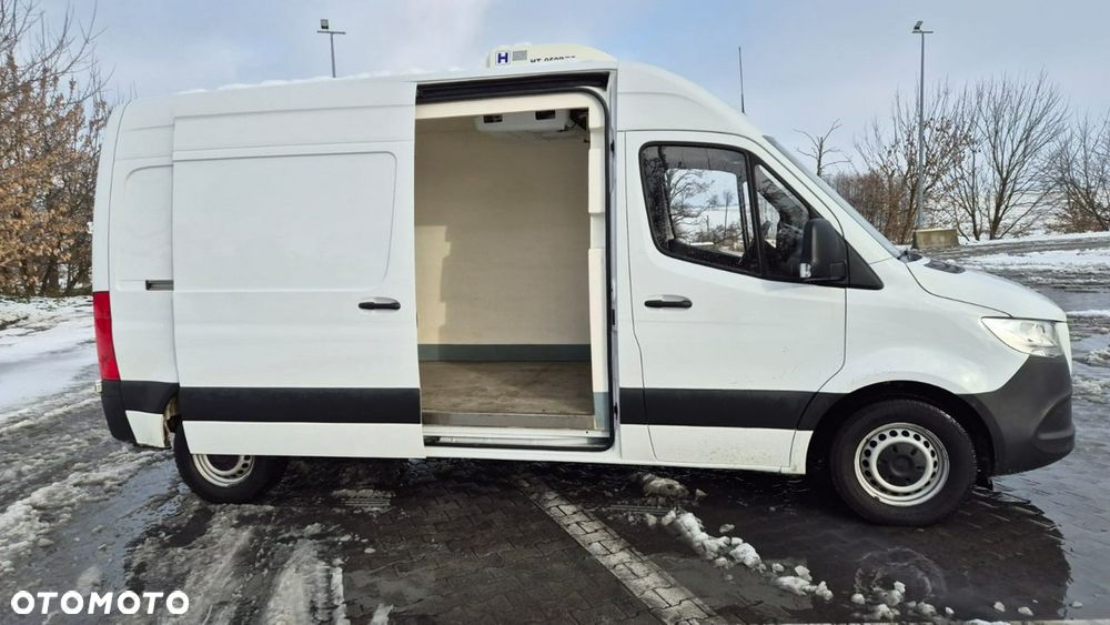 Mercedes-Benz Sprinter - 1