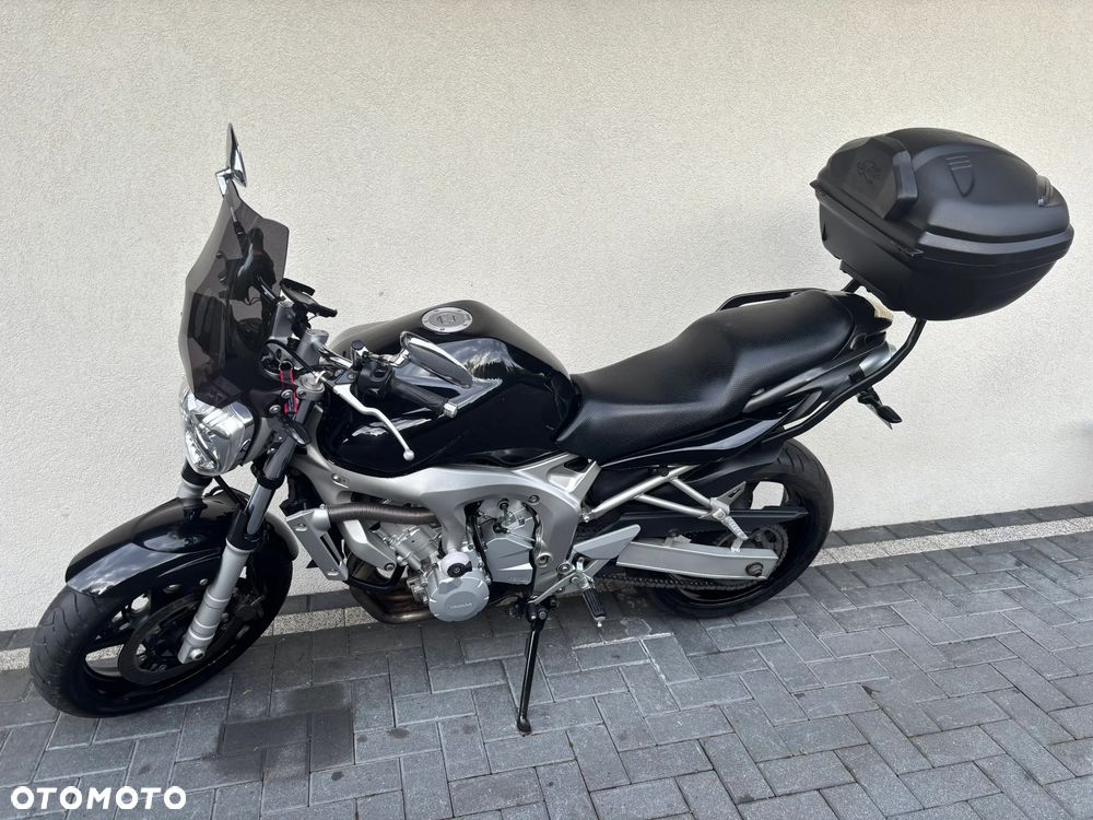Yamaha FZ6 - 3