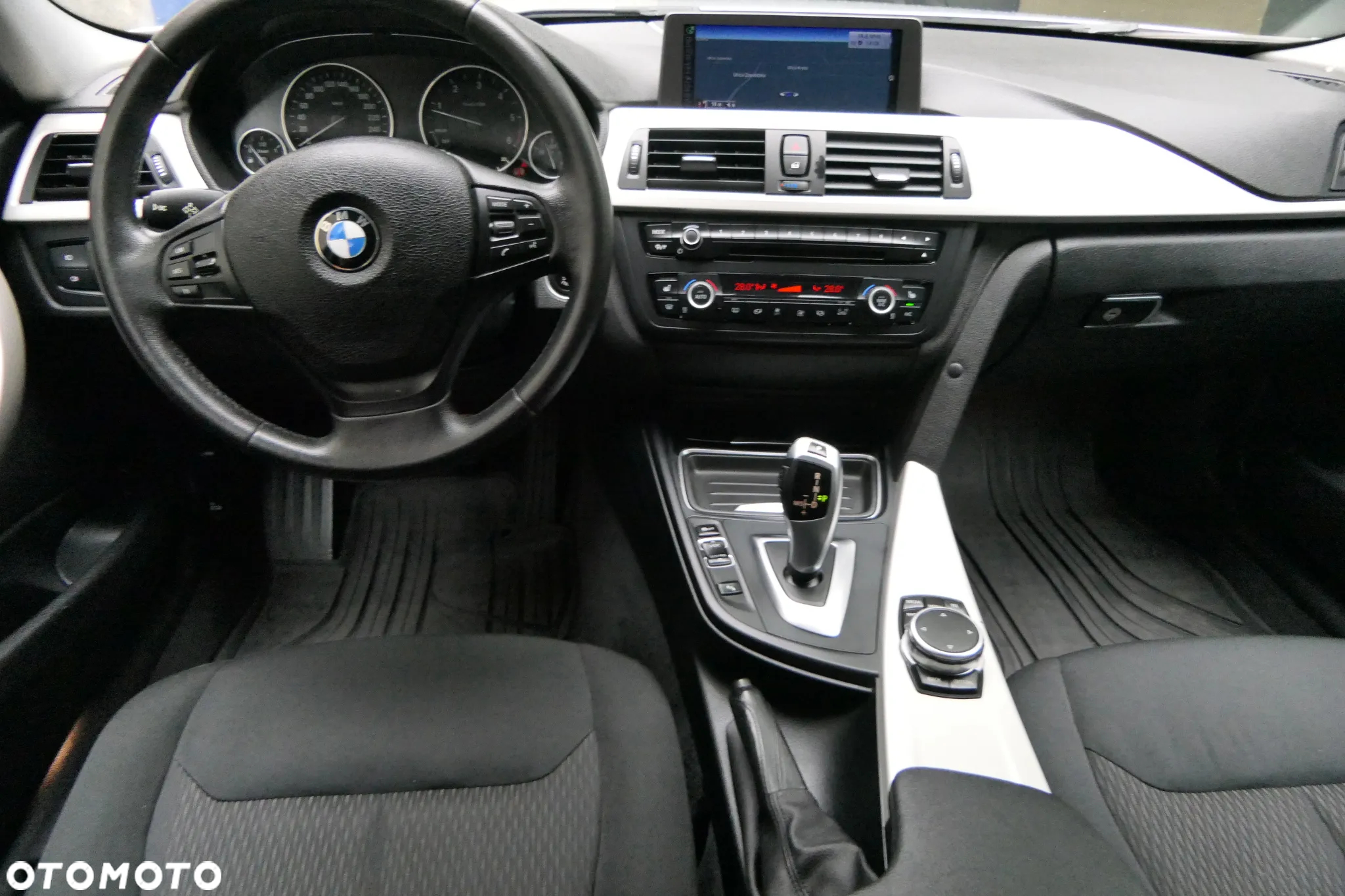 BMW Seria 3 320d Touring xDrive Sport-Aut - 2