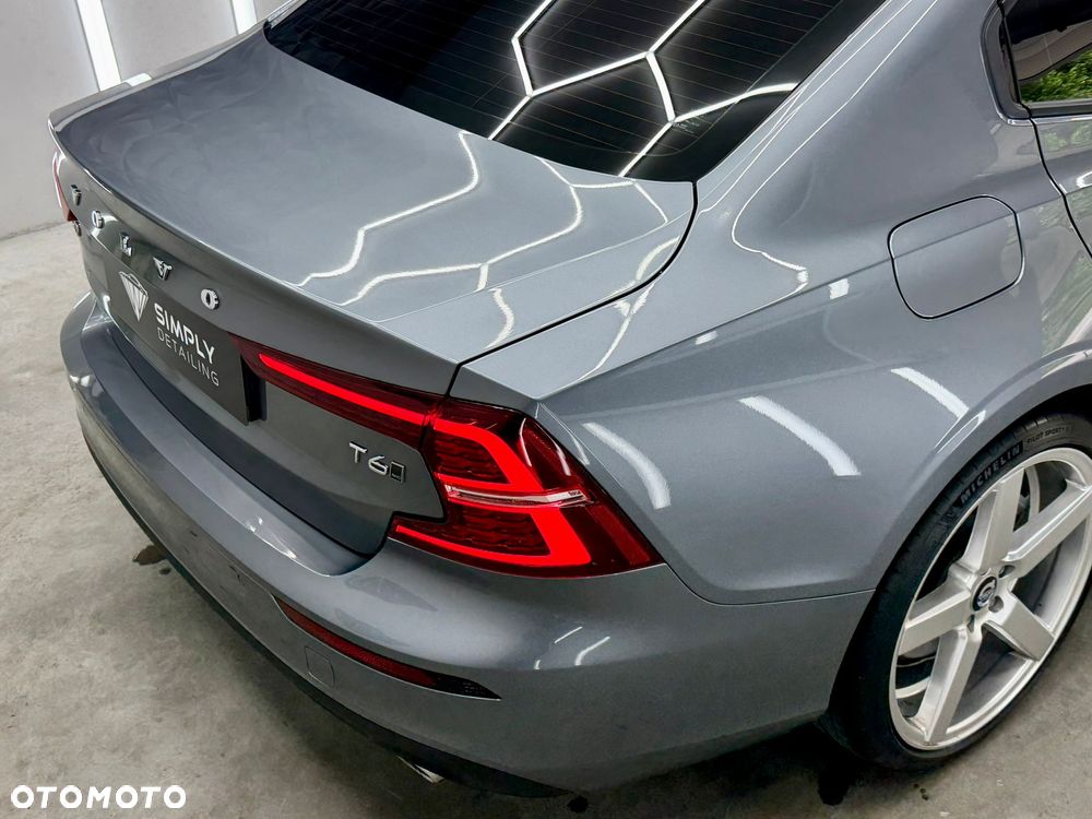 Volvo S60 T6 AWD Momentum Pro - 23