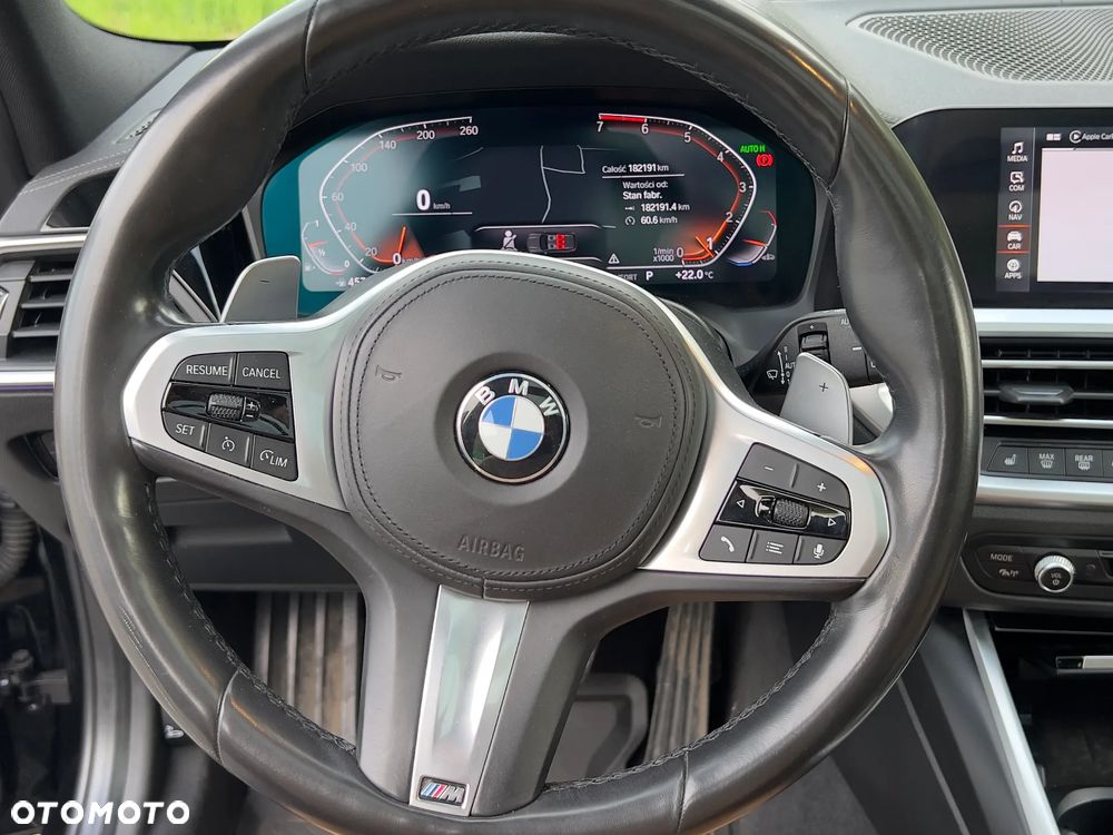 BMW Seria 3 330i Sport Line sport - 32