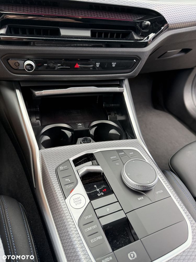 BMW Seria 3 320i xDrive M Sport sport - 9