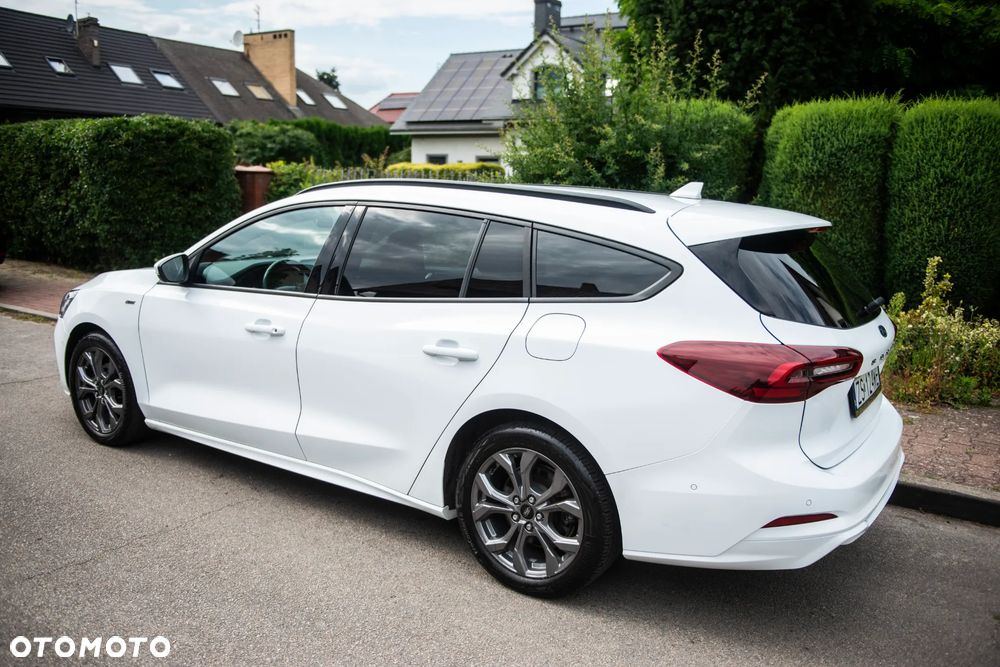 Ford Focus 1.0 EcoBoost Hybrid ST-LINE - 12