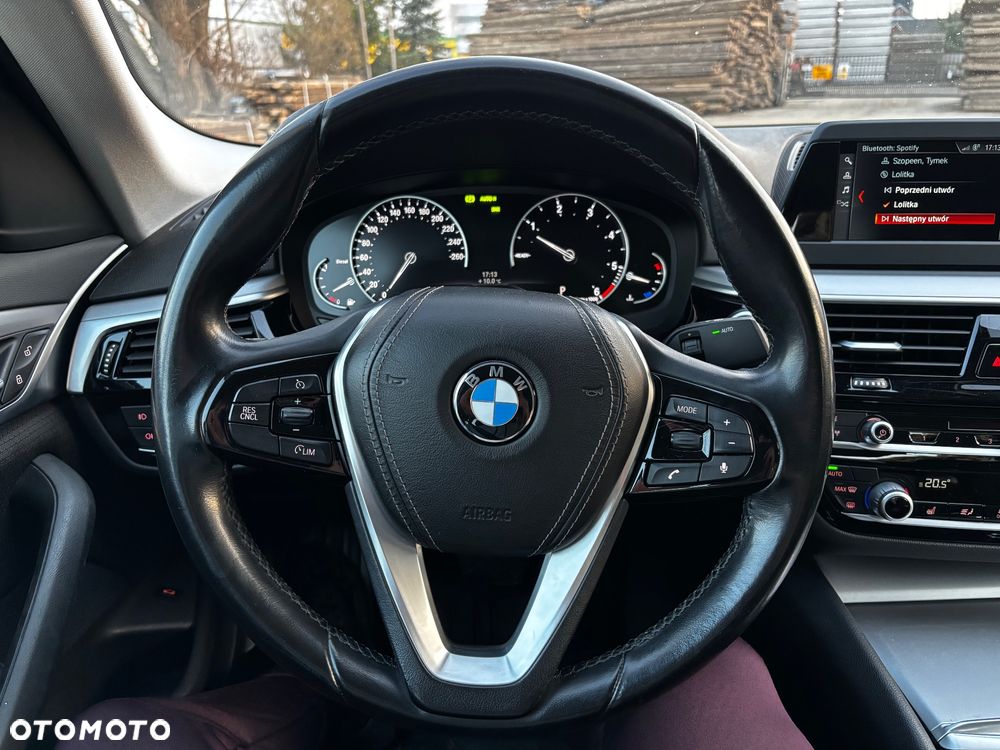 BMW Seria 5 520d xDrive Luxury Line - 9