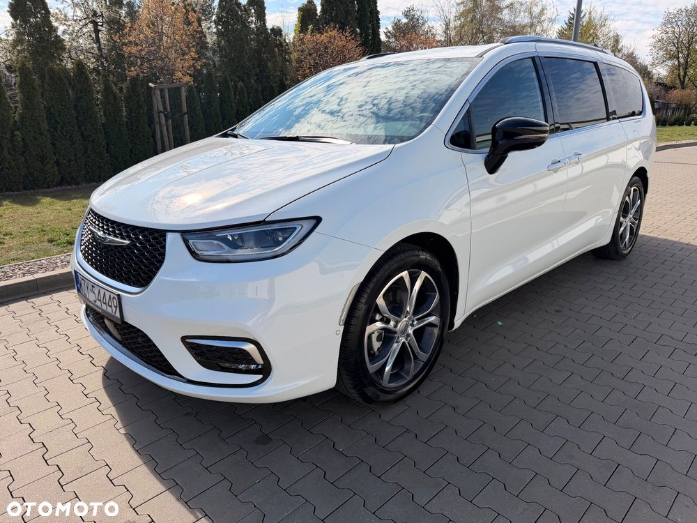 Chrysler Pacifica - 1