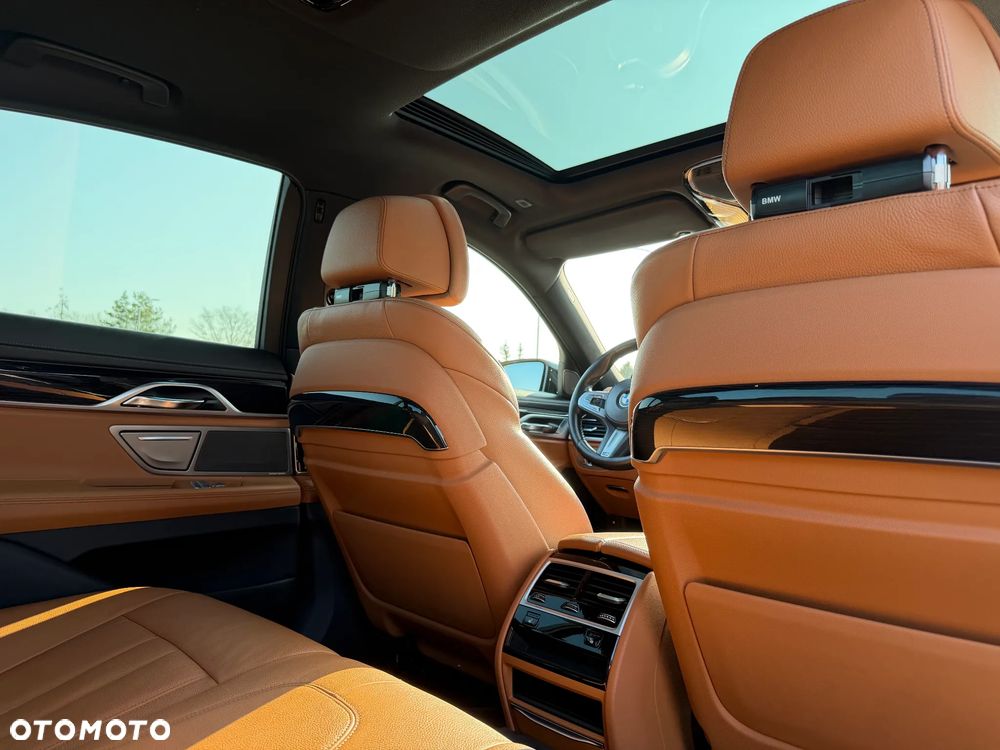 BMW Seria 7 740e iPerformance - 16