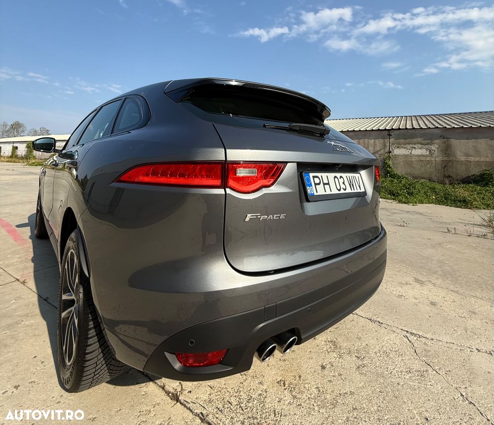 Jaguar F-Pace 20d Aut. R-Sport - 18