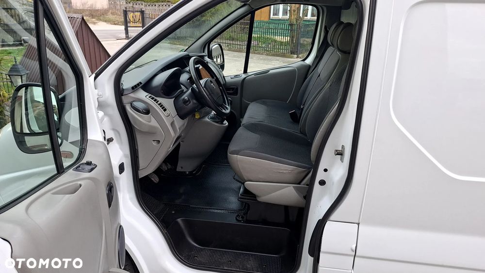 Opel VIVARO - 23