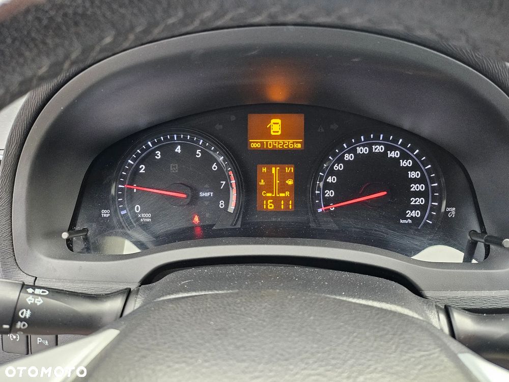 Toyota Avensis 1.6 Life - 12