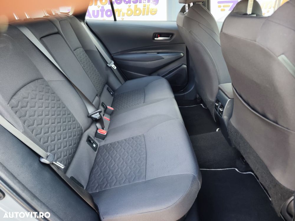 Toyota Corolla 1.8 HSD Business - 18