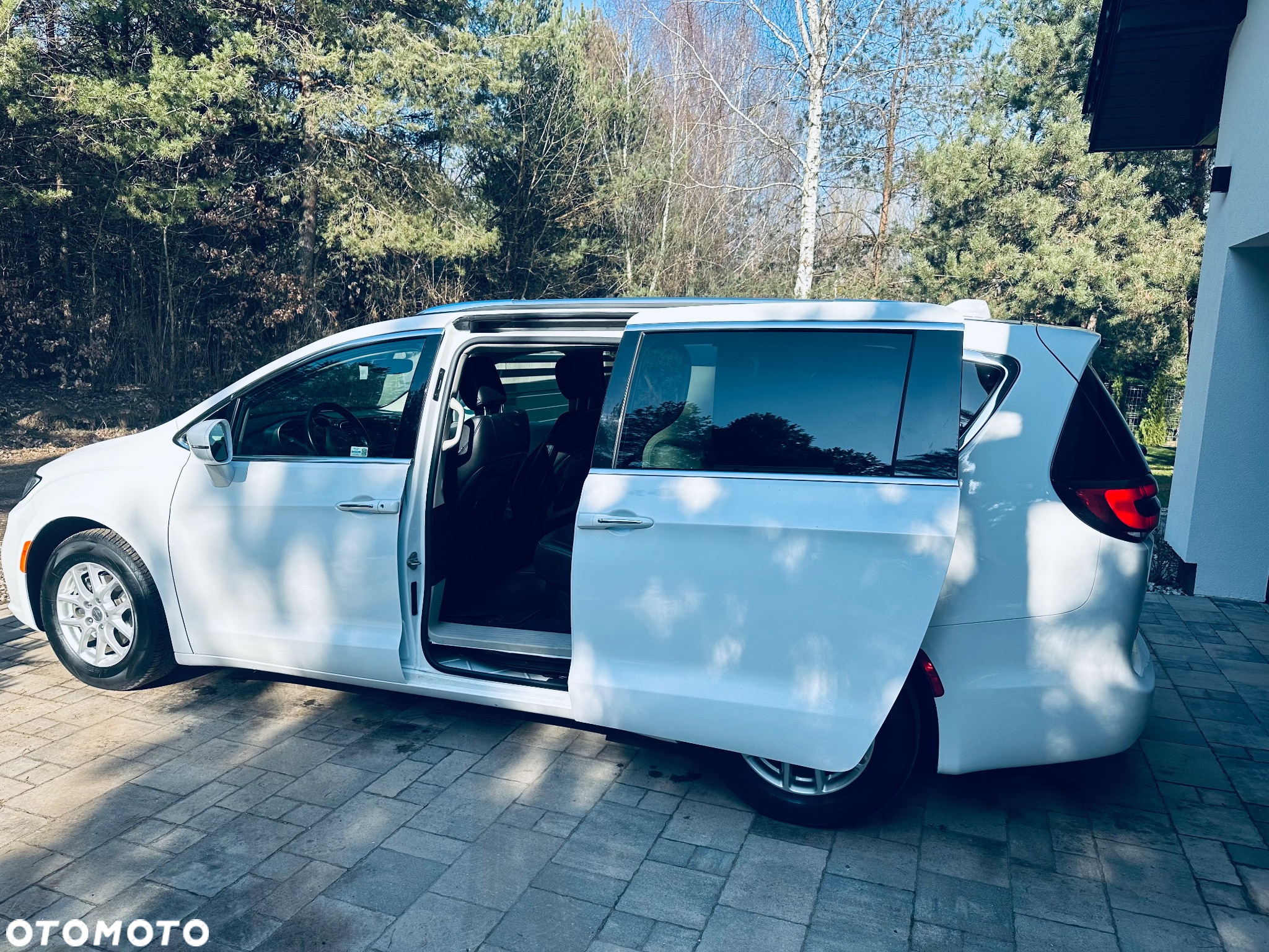 Chrysler Pacifica - 10