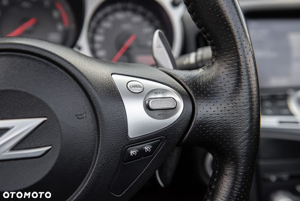 Nissan 370 Z Black Edition - 18