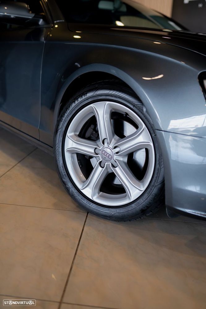 Audi A4 2.0 TDI Advance - 8