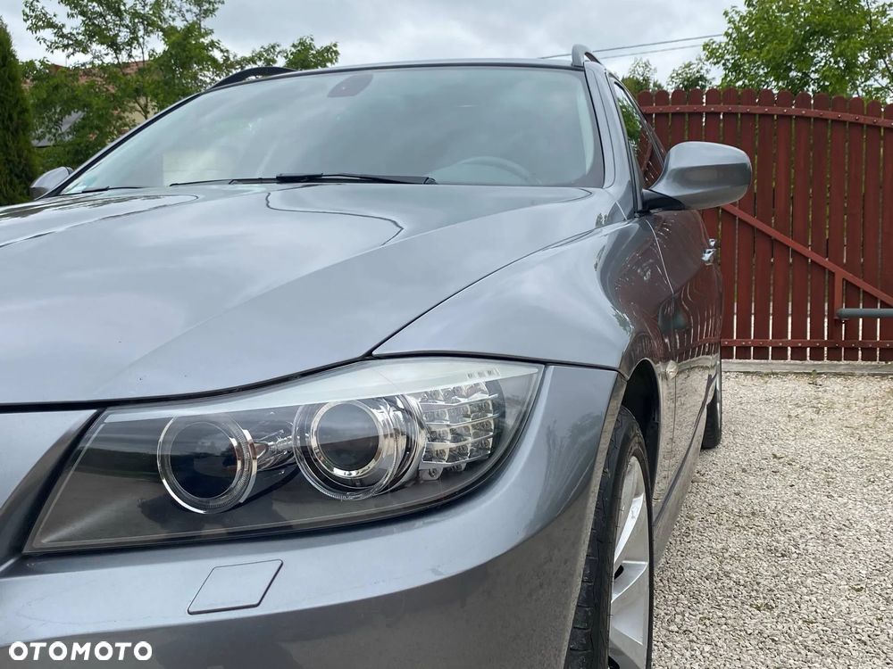 BMW Seria 3 318i - 30