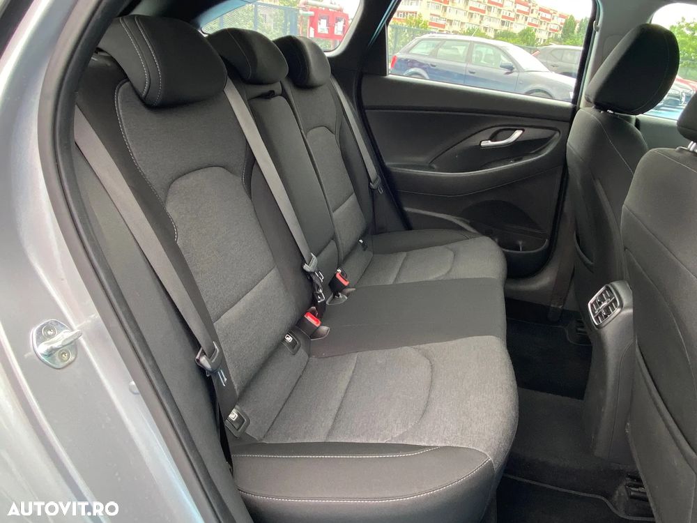 Hyundai i30 1.6 CRDI DCT Select - 24
