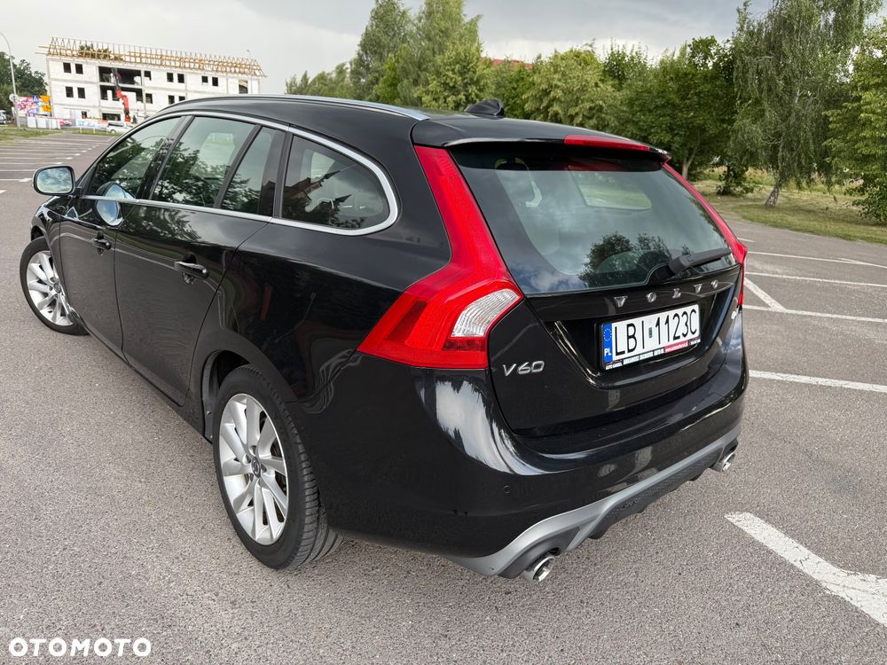 Volvo V60 D4 Geartronic RDesign - 13