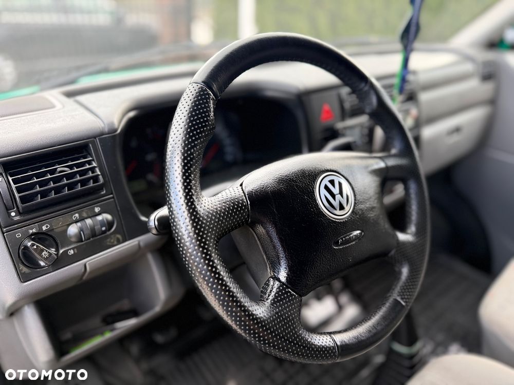 Volkswagen Caravelle GL - 10