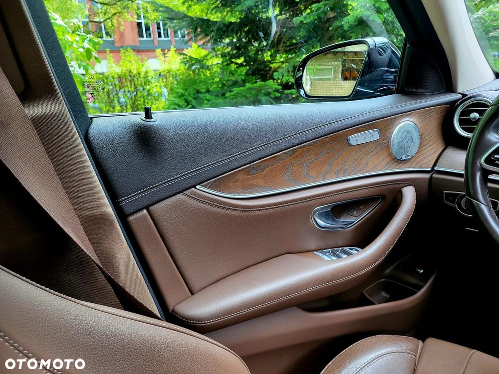 Mercedes-Benz Klasa E 200 Exclusive - 23